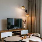 Huswell - Very Pleasant With Communal Pool * ניופורט