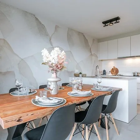 アパート Huswell - Very Pleasant With Communal Pool *