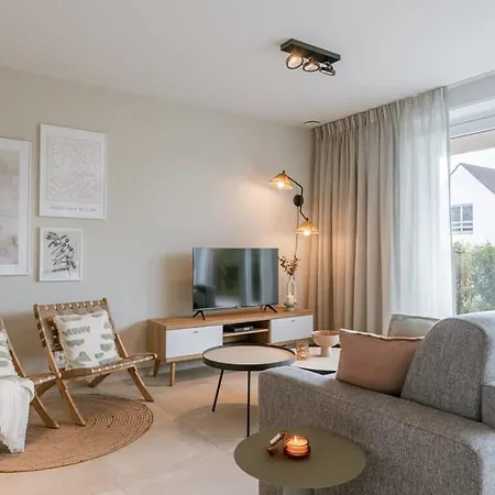 Huswell - Very Pleasant With Communal Pool *