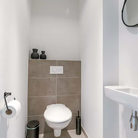 Huswell - Very Pleasant With Communal Pool Appartement