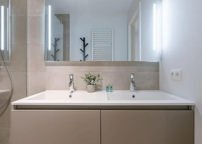 Huswell - Very Pleasant With Communal Pool Appartement *